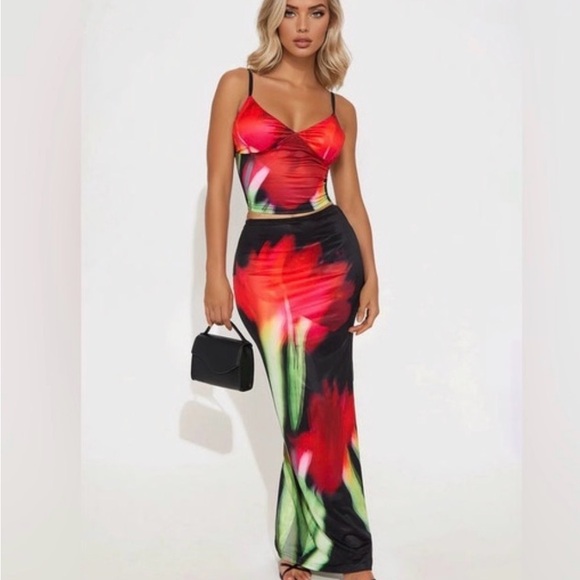 Fashion Nova Dresses & Skirts - Fashion Nova Vibrant Floral Maxi Skirt - Red, Black, Green